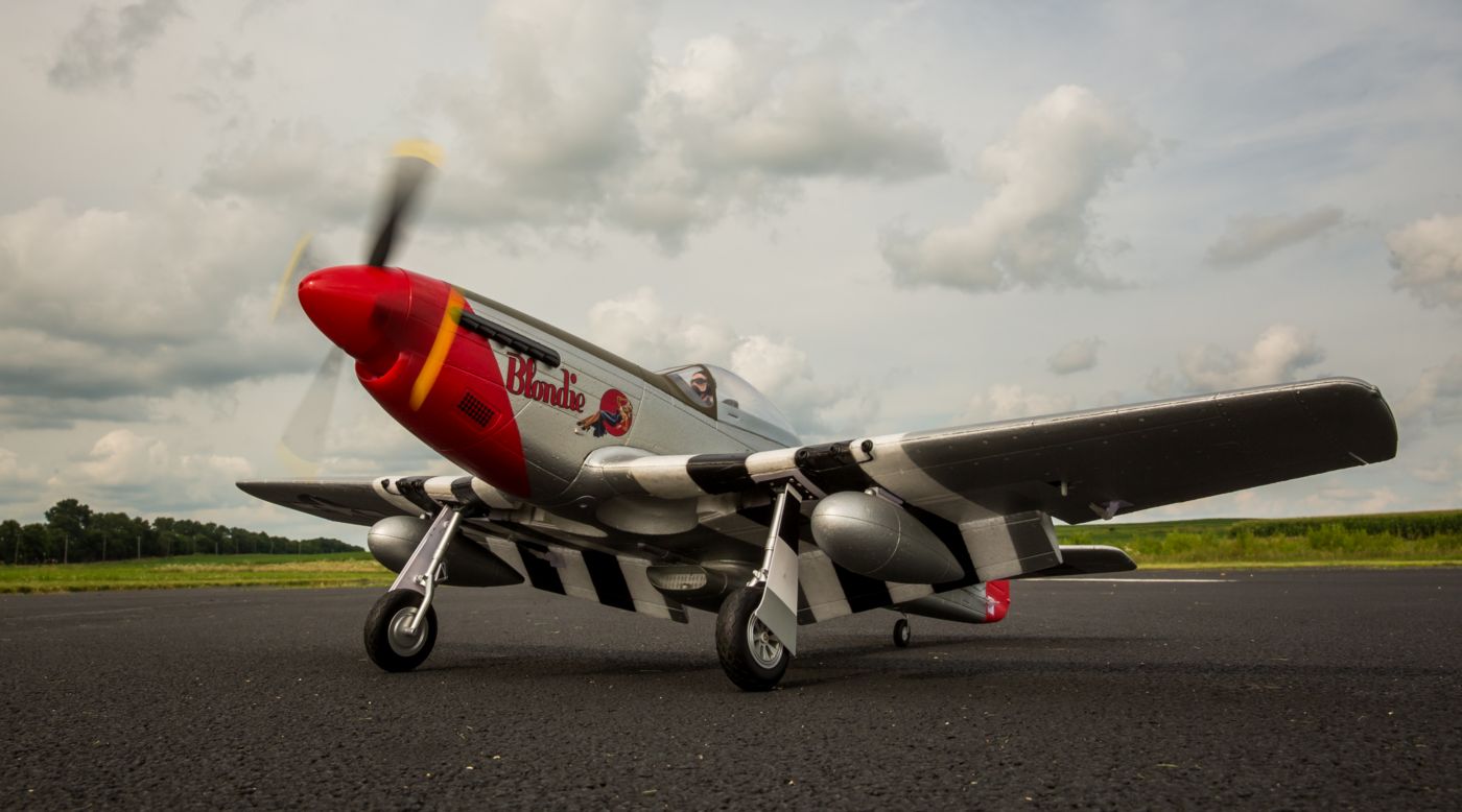 E-Flite EFL8250 - P-51D Mustang 1.2m BNF Basic