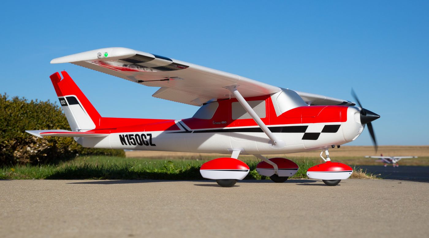 E-flite EFL1450 - Carbon-Z Cessna 150 2.1m BNF Basic
