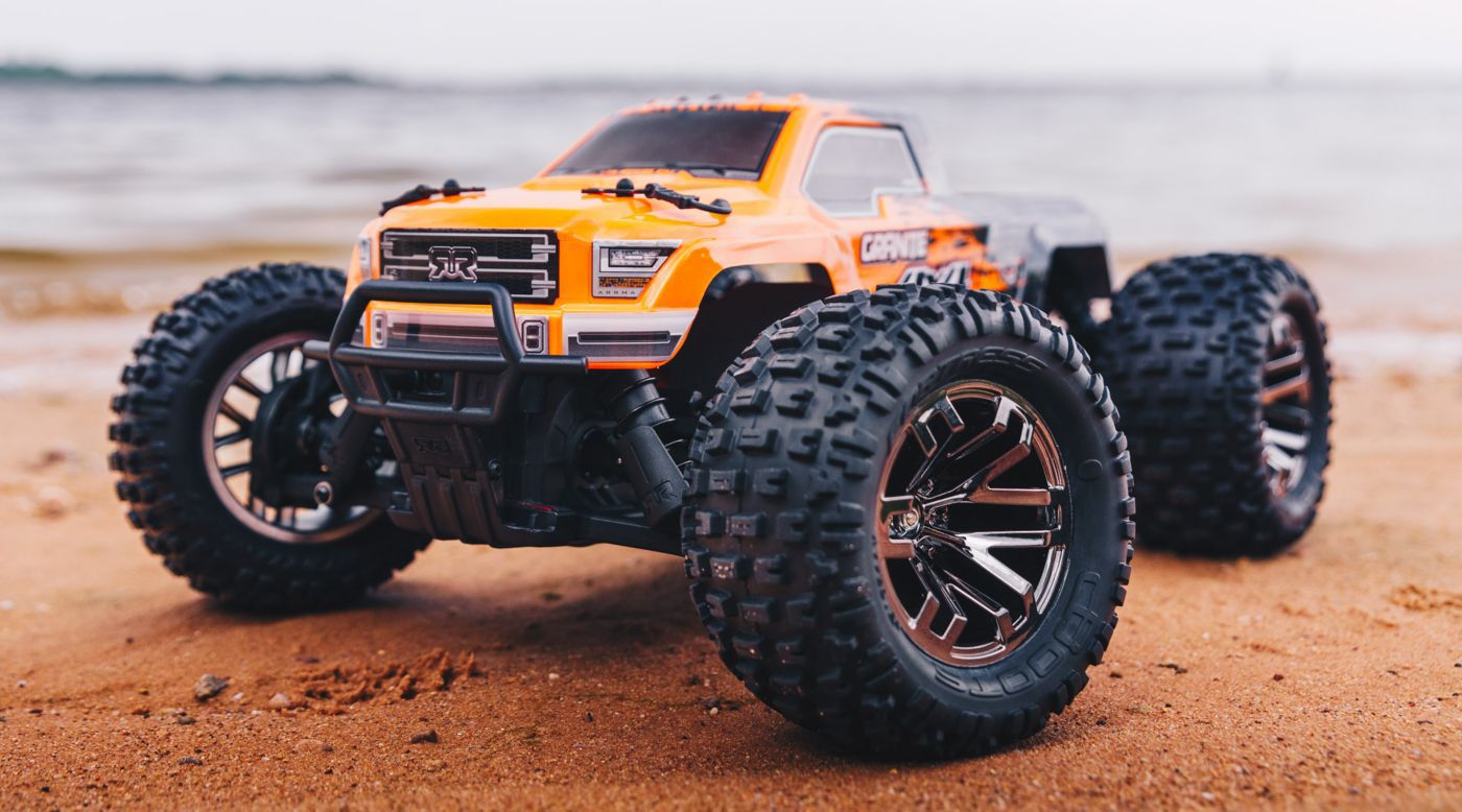 Arrma 102720T1 - 1/10 GRANITE 3S BLX 4WD Brushless Monster Truck with Spektrum RTR, Orange/Black